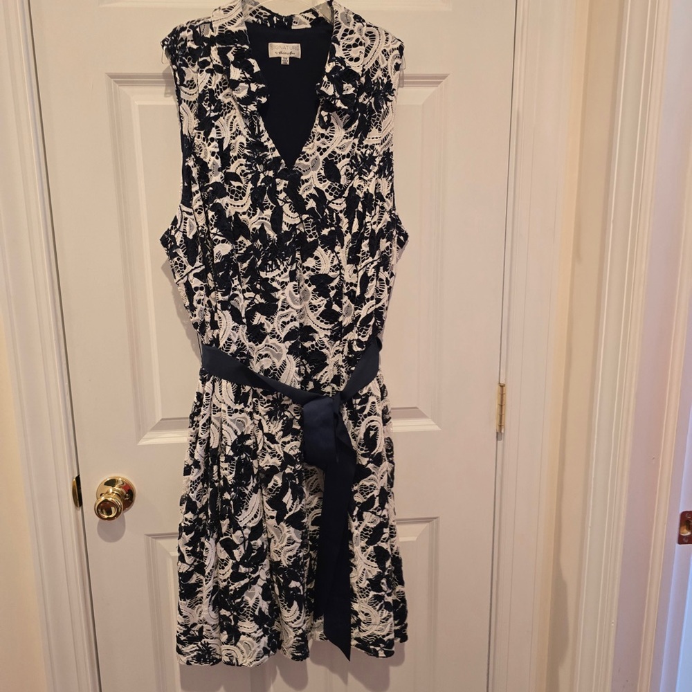 Tie Waist Black and White Sleeveless Dress